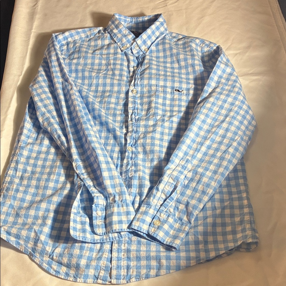 Men’s Vineyard Vines blue and white checkered shirt size medium